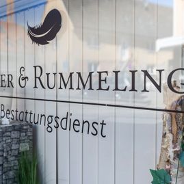 Ein Blick in das Geschäft von Bestattungsdienst Becker & Rummeling in Burgau